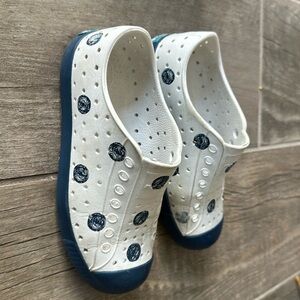 Native white with navy dot print Jefferson kid size C13